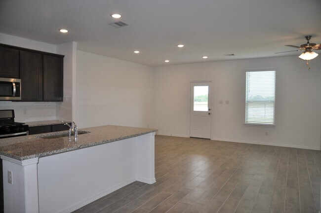 Building Photo - 5703 Aurora Grns Ln