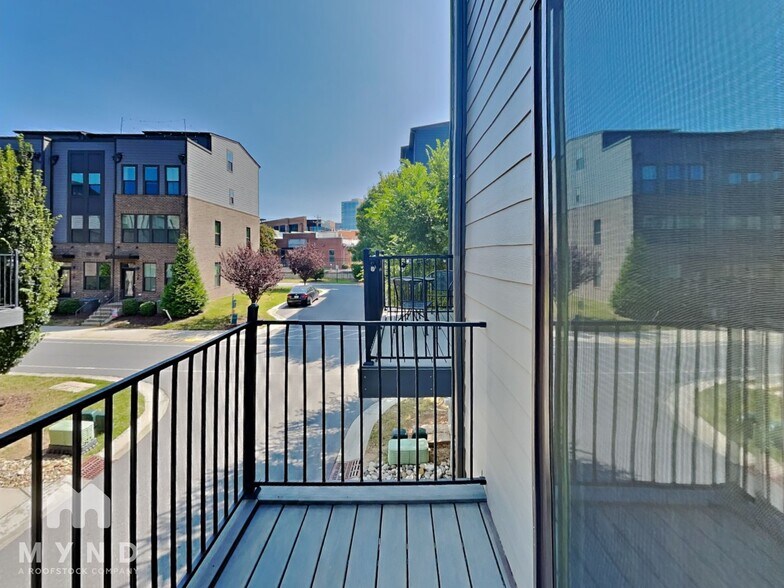 Building Photo - 432 W Tremont Ave