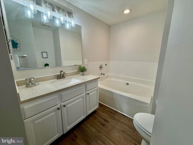 Building Photo - 8868 Goose Landing Cir