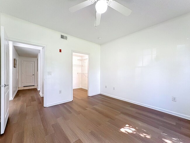 Building Photo - 3 Bedroom with Water View - Villanova at Hunters Creek