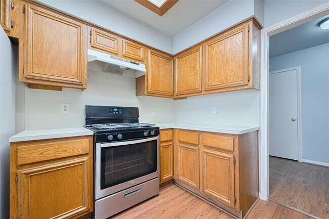 Building Photo - 15238 Ensenada Dr