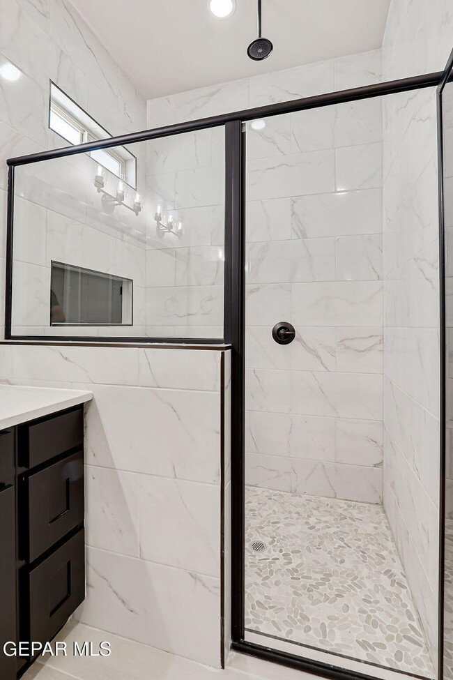 Building Photo - 13649 Keighly St