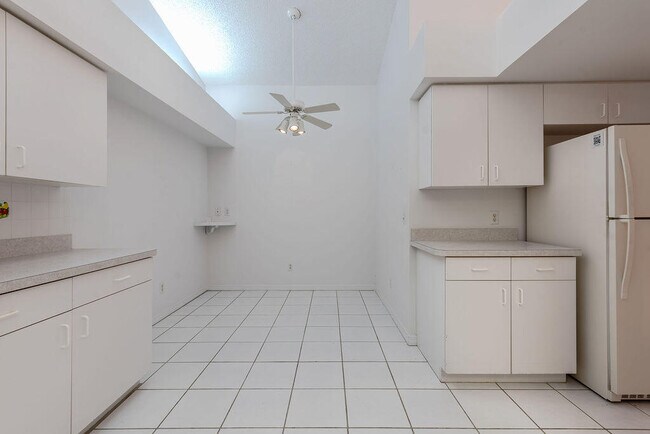 Building Photo - 4246 SE Home Way
