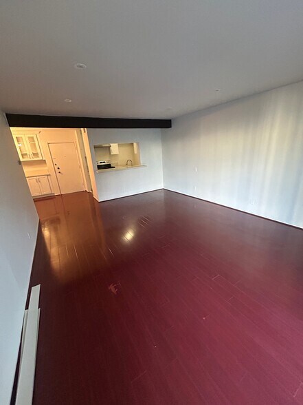 Building Photo - 5460 White Oak Ave