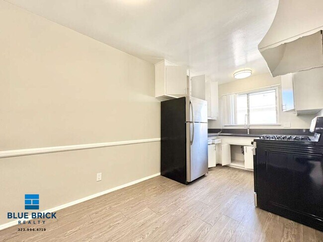 Building Photo - 5315 Whitsett Ave