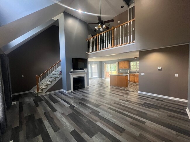 Building Photo - 5028 Dellwood Dr