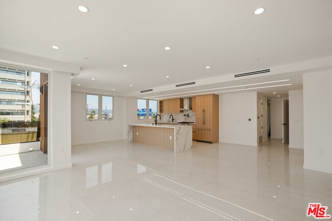 Building Photo - 1414 S Beverly Dr