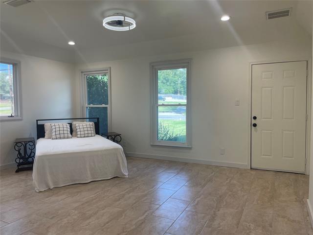 Building Photo - 810 Lucas Dr