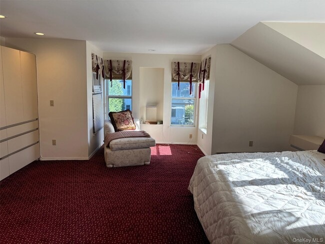 Building Photo - 185 S Country Rd