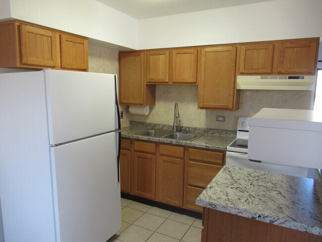 Building Photo - 2604 Tremont St