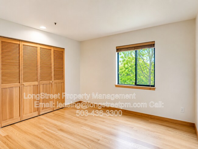 Building Photo - 720 NW Naito Pky