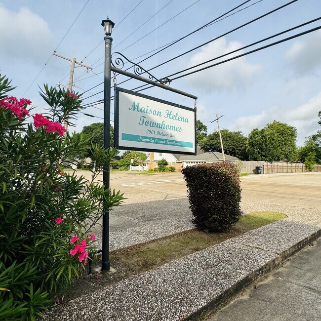 Building Photo - Welcome to your new 2 Bedroom Townhome located at Maison Helena Townhomes.
