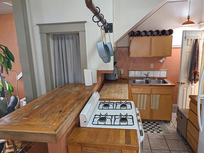 Building Photo - 9WIL919