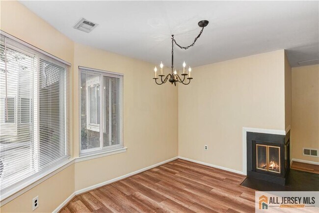 Building Photo - 1068 Schmidt Ln