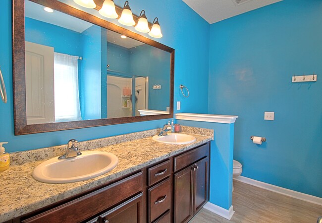 Building Photo - 50 Sunflower Cir NE