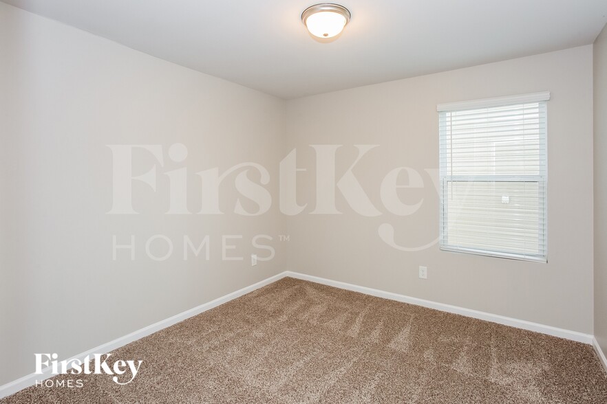 Building Photo - 9511 Hamel St