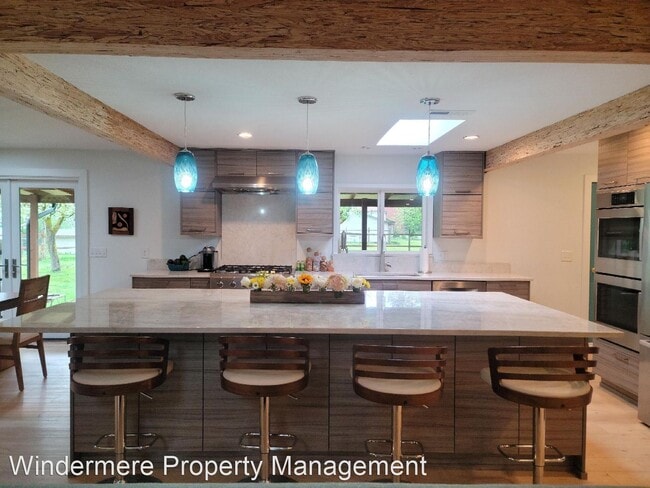 Building Photo - 3 br, 2.5 bath House - 3078 NE Lincoln Road