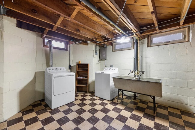 Building Photo - 2816 N 75th St