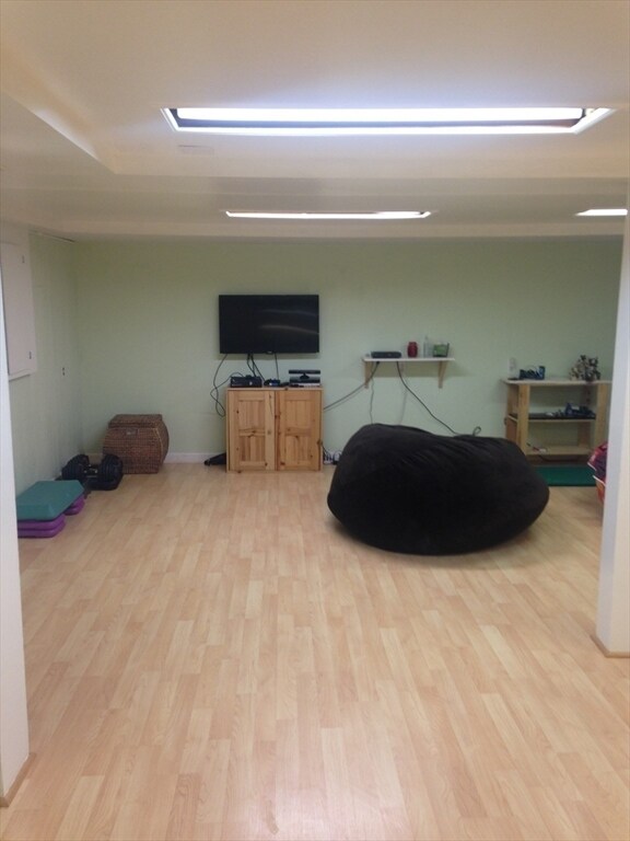 Building Photo - 532 Old Stone Brook