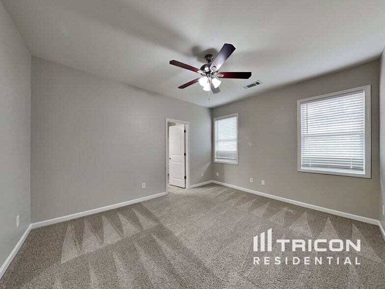 Building Photo - 7802 Bluefin Trail