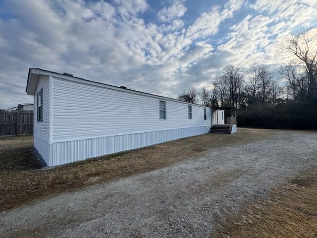 Building Photo - Gordon Road
