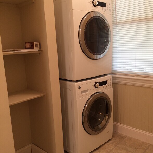 Building Photo - 4 Harding St