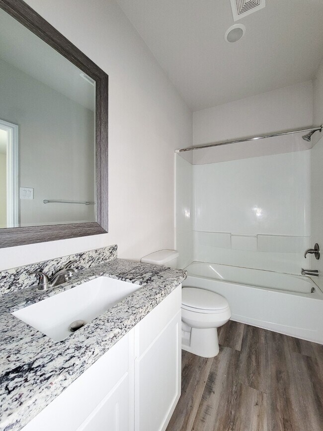 Building Photo - 11720 White Cedar St