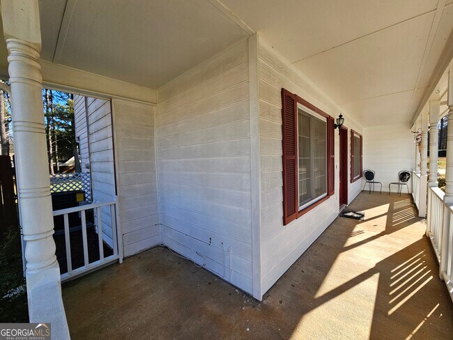 Building Photo - 611 Lora Smith Rd