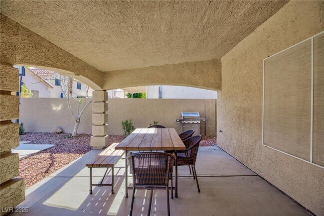 Building Photo - 9762 Silver Dusk Ct