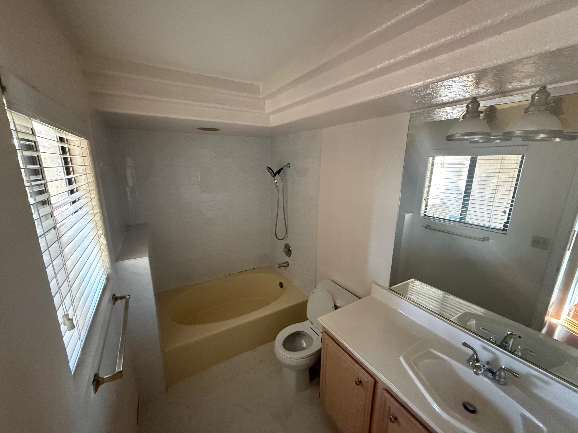 Building Photo - 1409 Santa Margarita St