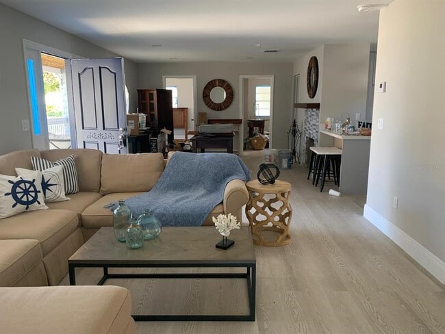 Building Photo - 244 Lexington Dr