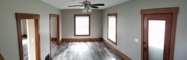 Building Photo - 239 Bachtel St SE