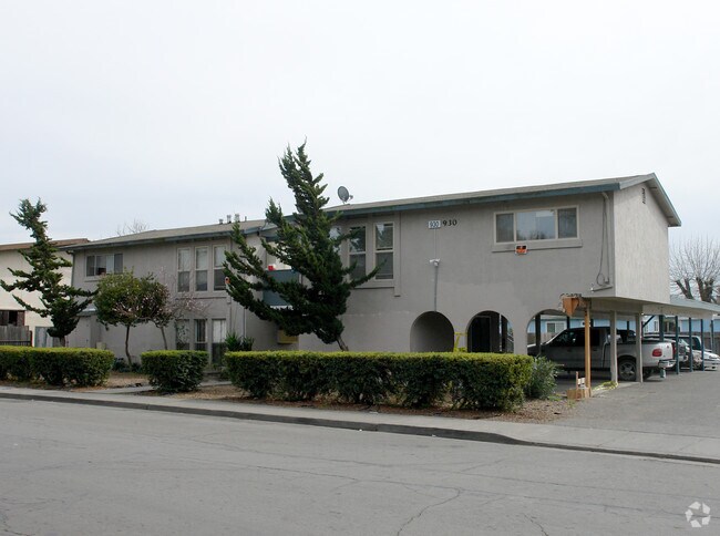 Primary Photo - 930 Sunset Ave