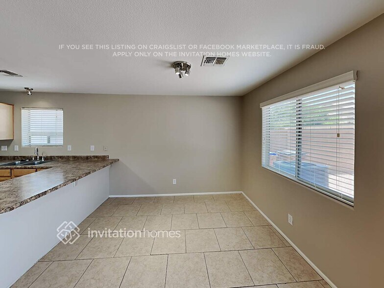 Building Photo - 166 W Brangus Way
