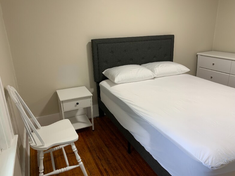 Building Photo - 151 Brookdale Ave