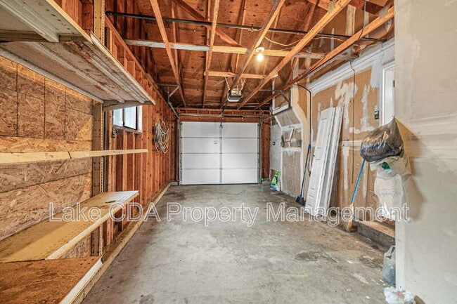 Building Photo - 1613 E Park Ln