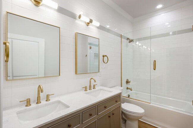 Building Photo - 265 Trunk St NE