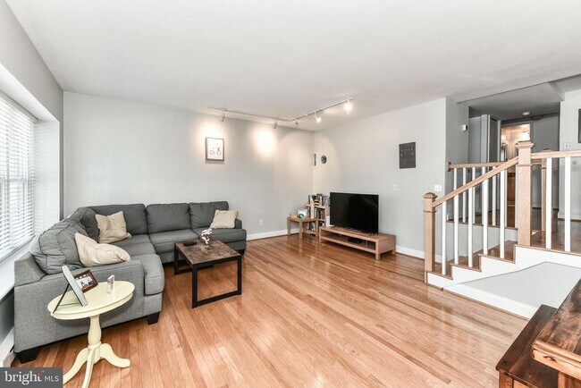 Building Photo - 2630 Adams Mill Rd NW