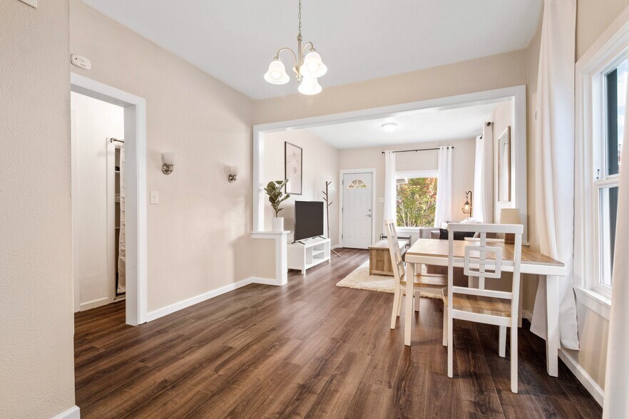 Building Photo - 4116 S Thompson Ave