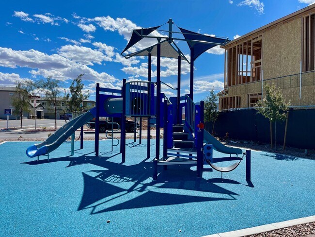 Building Photo - 3 BED 2.5 BATH 2 CAR GARAGE TOWNHOME FOR RENT IN CADENCE MASTER PLANNED COMMUNITY