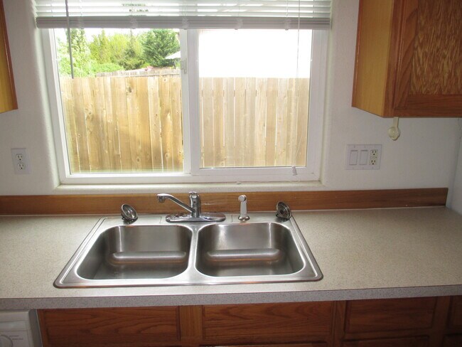 Building Photo - 4523 Wildcherry Dr SE
