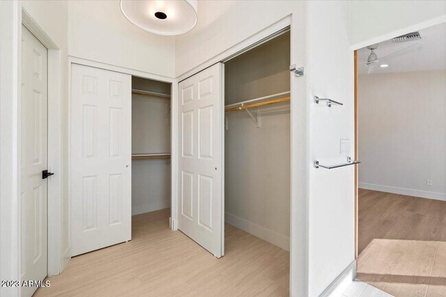 Building Photo - 9179 E Kimberly Way