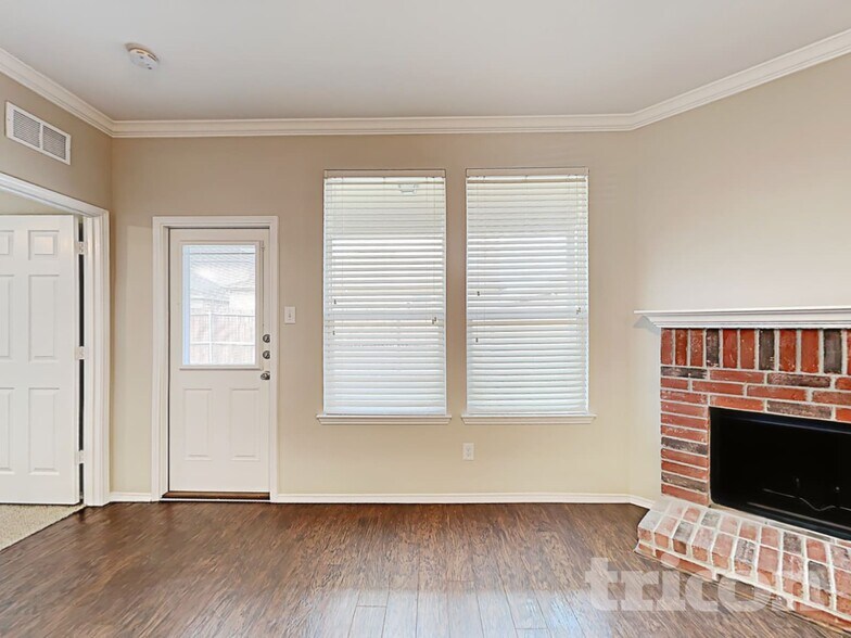 Building Photo - 404 Chert Ln