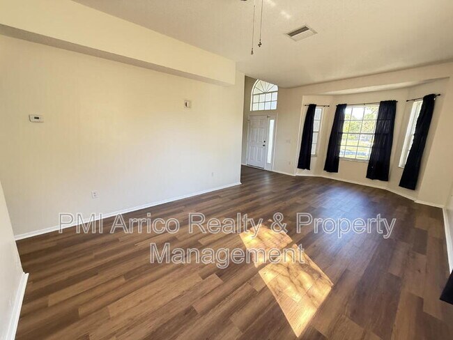 Building Photo - 12653 Longcrest Dr