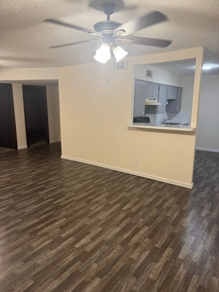 Building Photo - 110 Farm to Market 82