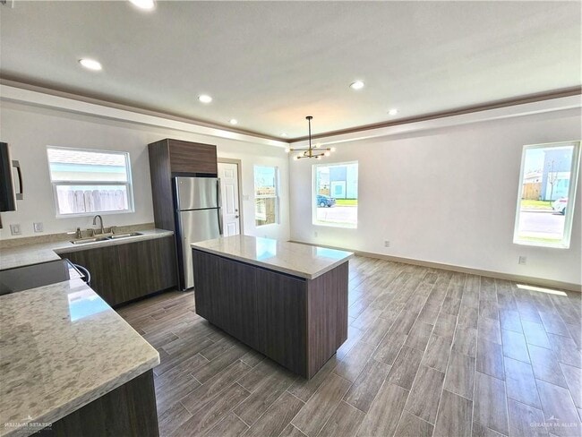 Building Photo - 23 Frio Ave