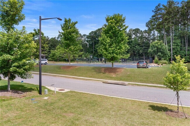 Building Photo - 96 Fairway Dr