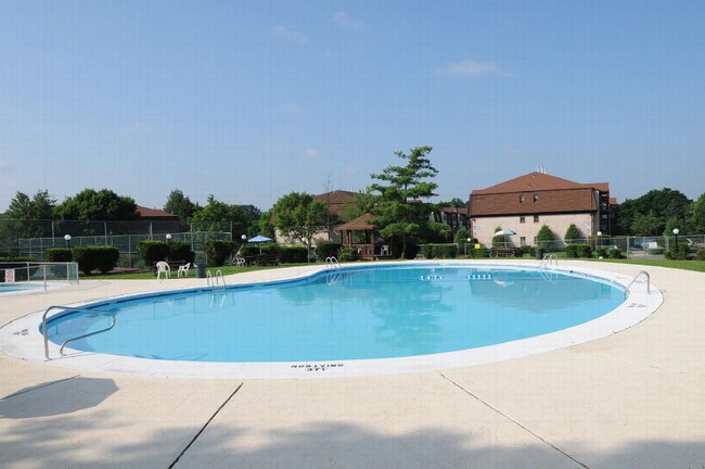 Building Photo - 1403 Green Hollow Dr