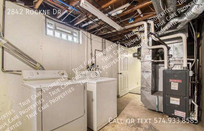 Building Photo - 2842 Rockne Dr