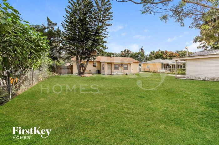 Building Photo - 705 Vincent Dr